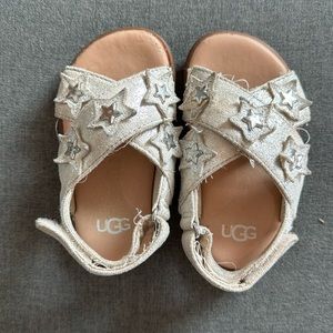 Toddler girls Ugg silver star sandals size 4/5 used good condition